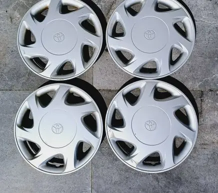 Toyota Paseo (EL54) II R14 wheel hub/cap/trim 