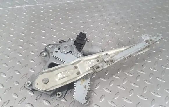 Mitsubishi Lancer X Rear door window regulator with motor