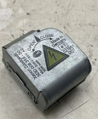 Ford Focus Headlight ballast module Xenon 021661