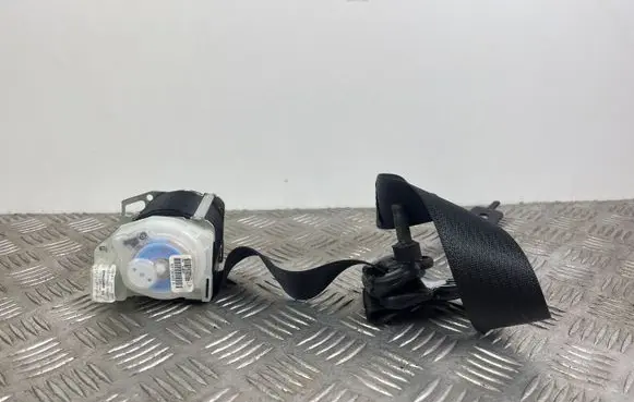 Rear seatbelt