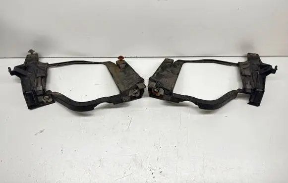 BMW 5 E60 E61 Headlight/headlamp mounting bracket 15873700 15873800