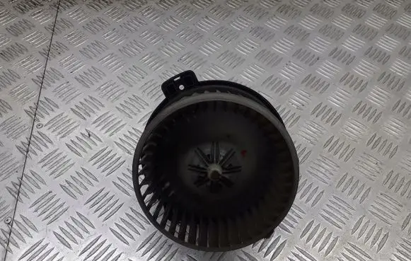 Toyota Corolla E120 E130 Front door blower motor 0130101601