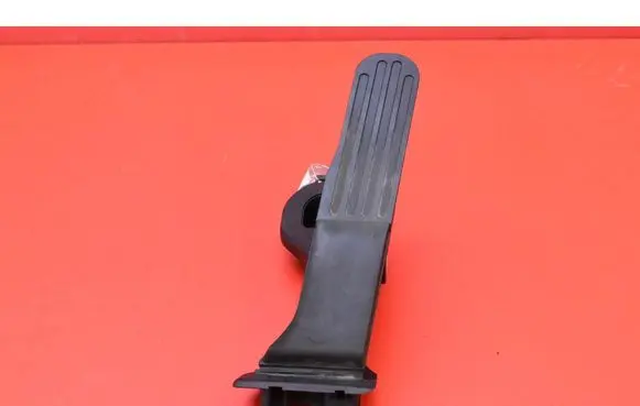 Volkswagen Golf Plus Accelerator throttle pedal 1K1721503BA