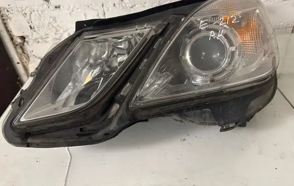 Mercedes-Benz E W212 Headlight/headlamp A2128208361 1LL01080003