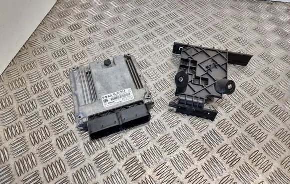 Volkswagen Touran III Engine control unit/module 04L907309P 0281031483