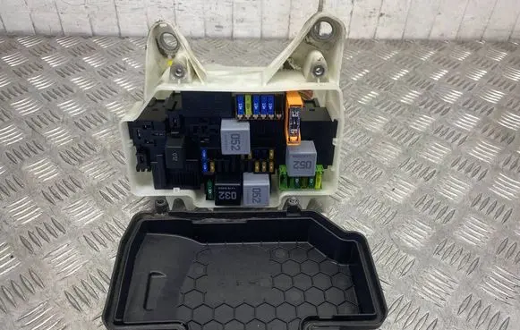 Mercedes-Benz C W205 Fuse box set A2055400182
