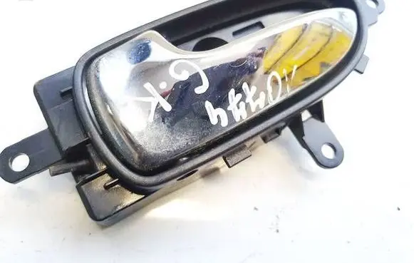 Nissan Leaf I (ZE0) Rear door interior handle 