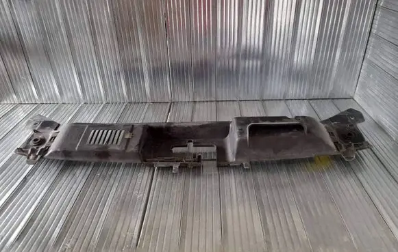 Volvo V50 Radiator trim 30716339 M0N7A 30716338