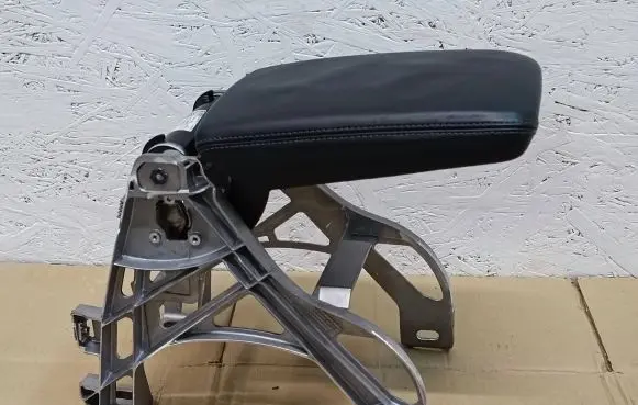 Audi A4 S4 B9 Cover in windowsill 8W0864283A