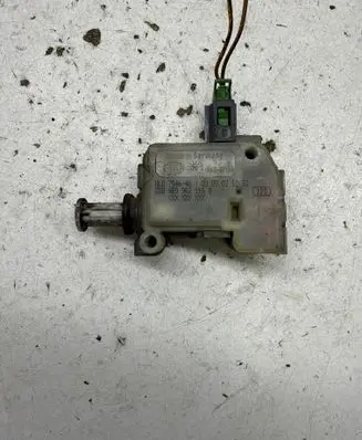 Volkswagen PASSAT B5.5 Tailgate boot lock/latch motor 4B9962115B