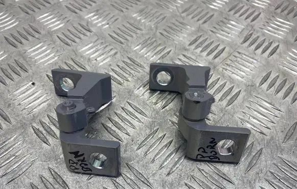 Cupra Born Front door hinge set 8X0831404F