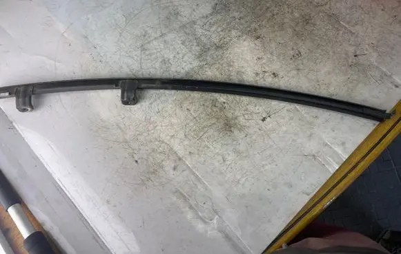 Mitsubishi Pajero Sport I Rear door windshield rail 