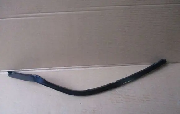 Front bumper lip