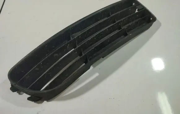 Audi A4 S4 B5 8D Front bumper lower grill 8D0807346G