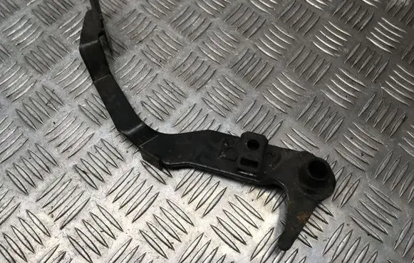 Volkswagen Golf IV Brake pedal 1J2721319C