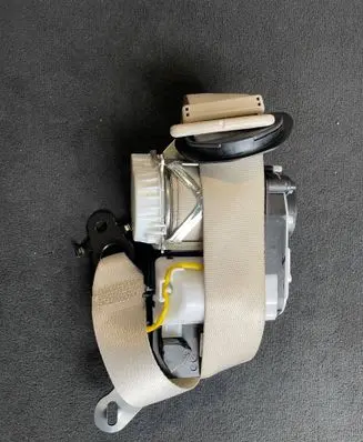 BMW 7 G11 G12 Front seatbelt 7402423