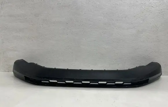 Front bumper lip