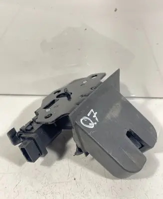Audi Q7 4L Tailgate/trunk/boot lock/catch/latch 4L0827520