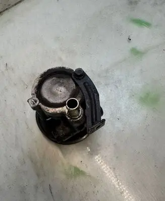 Volvo S40, V40 Power steering pump 26083376