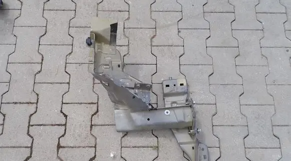 Peugeot 2008 II Front quarter panel 