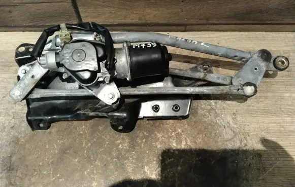 Mazda 2 Front wiper linkage and motor