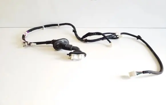 Lexus CT 200H Rear door wiring loom 8215376040