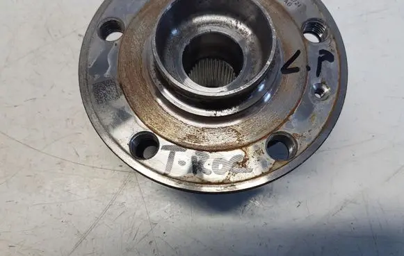 Volkswagen T-Roc Front wheel hub 5Q0