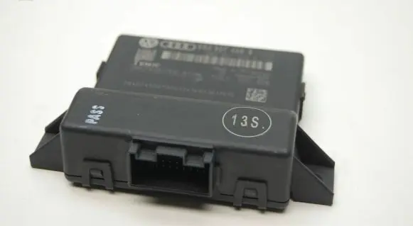 Audi A4 S4 B8 8K Gateway control module 8R0907468B