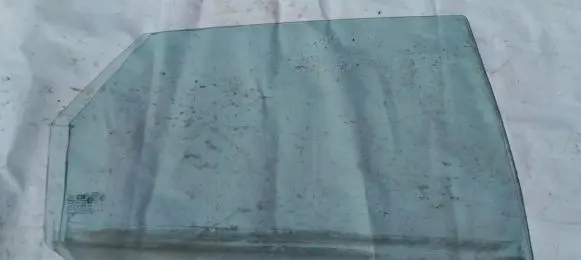 Hyundai Elantra Rear door window glass