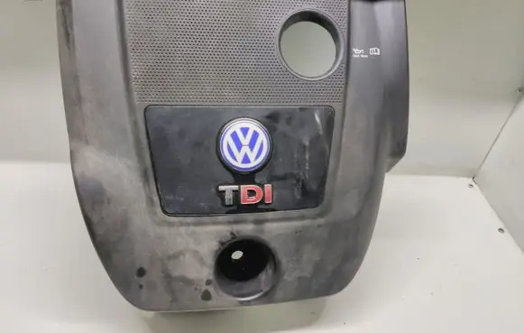 Volkswagen Golf IV Engine cover (trim)