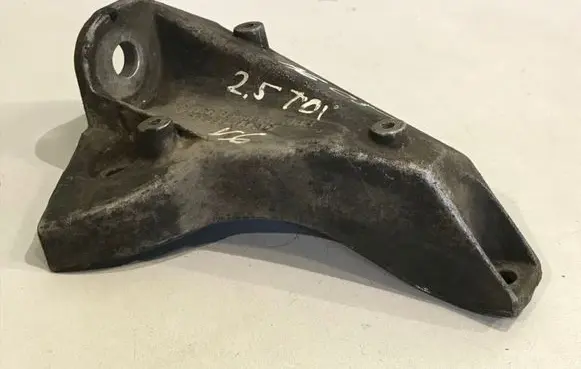 Audi A6 S6 C5 4B Gearbox mounting bracket 8D0399113AC