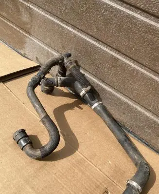 Land Rover Discovery Sport Engine coolant pipe/hose S8000163 E1890