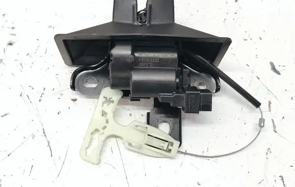 Ford Fusion II Tailgate/trunk/boot lock/catch/latch DS73F43282AE