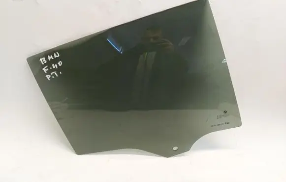 BMW 1 F40 Rear side window BMWF40Szy9089
