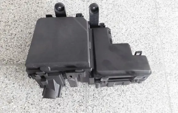 Renault Kadjar Fuse box cover 