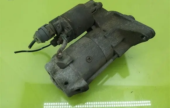 Toyota Yaris Starter motor 281000J020
