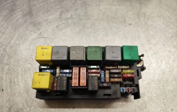 Mercedes-Benz ML W164 Fuse box set A1645402972 YAP292916 5072426