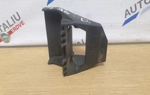 BMW 7 E38 Radiator mount bracket 1737707 17111737707