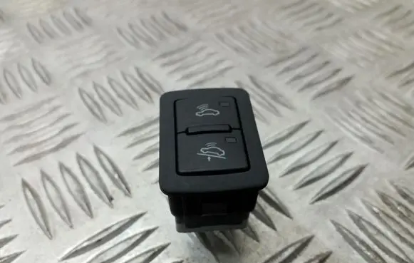 Audi A3 S3 8P Alarm switch 8P0962109