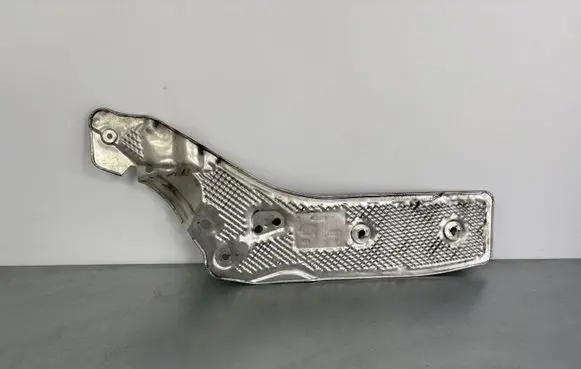 Exhaust heat shield