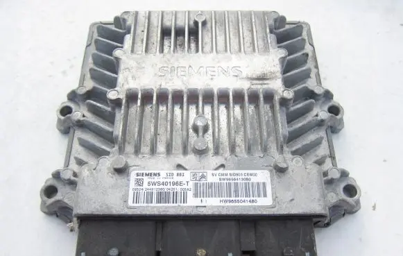 Peugeot 407 Engine control unit/module 9656413080 5WS40196E