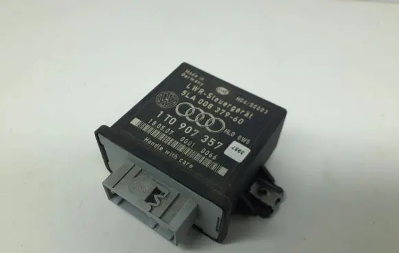Skoda Octavia Mk2 (1Z) Light module LCM 1T0907357 5LA00837960