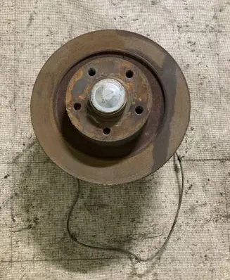 Renault Latitude (L70) Rear wheel hub spindle/knuckle 