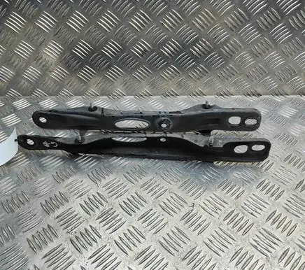 BMW 5 G30 G31 Rear upper control arm/wishbone 6875104