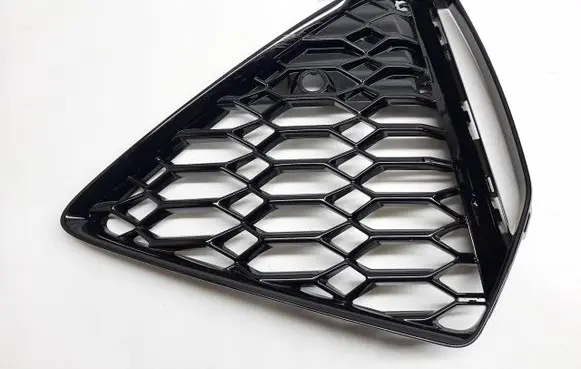 Audi RS6 C8 Front bumper upper radiator grill 4K8807681D