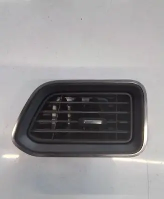 Renault Master III Dashboard side air vent grill/cover trim 687518035R