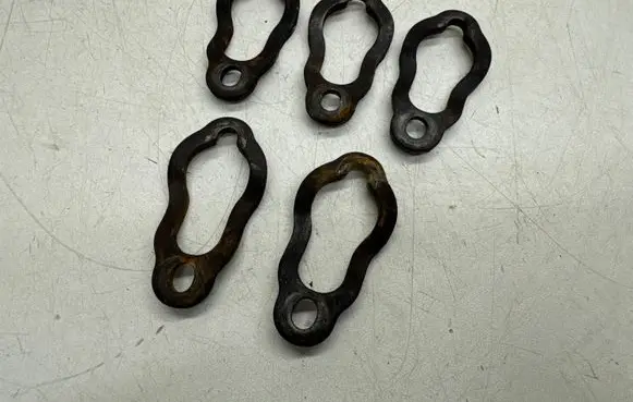 Volvo XC70 Fuel Injector clamp holder