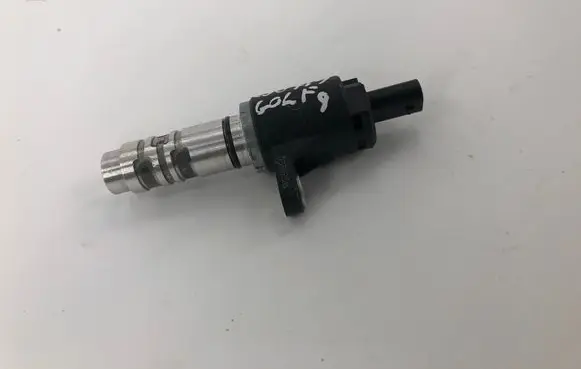 Volkswagen Golf VIII Camshaft vanos timing valve 304e906455ac