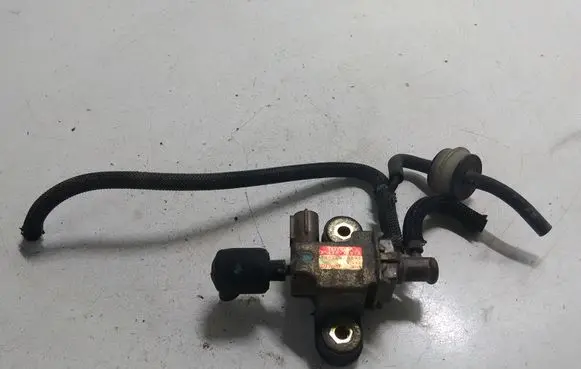 Toyota Corolla Verso E121 Vacuum valve 2581927020 1397000670