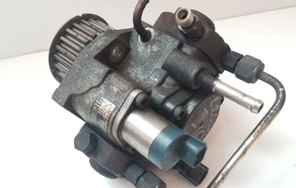 Mitsubishi L200 Fuel injection high pressure pump 1460A053 SM2940001372